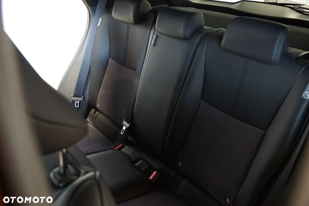 Lexus LBX - 16