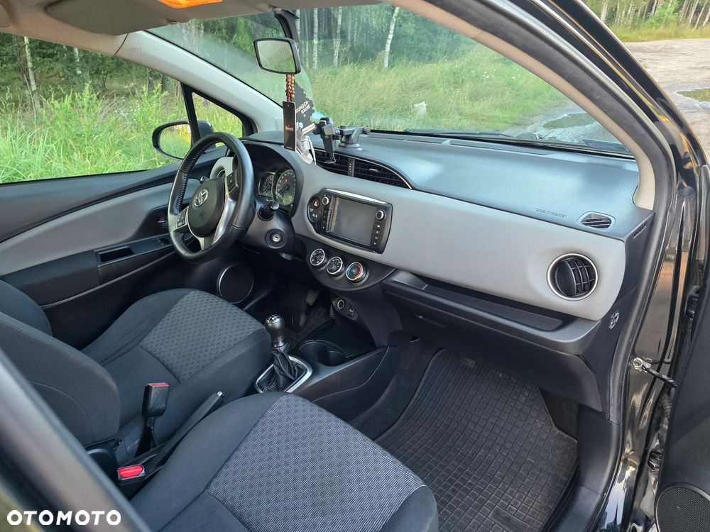 Toyota Yaris 1.0 Premium EU6 - 12