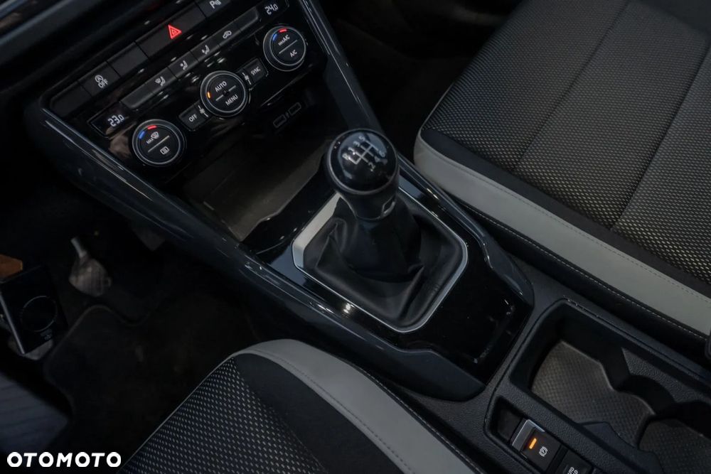 Volkswagen T-Roc 1.5 TSI GPF ACT Premium - 34