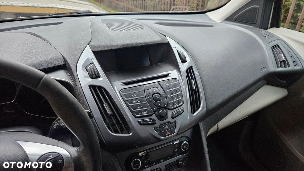 Ford Tourneo Connect 1.6 TDCi Titanium - 28