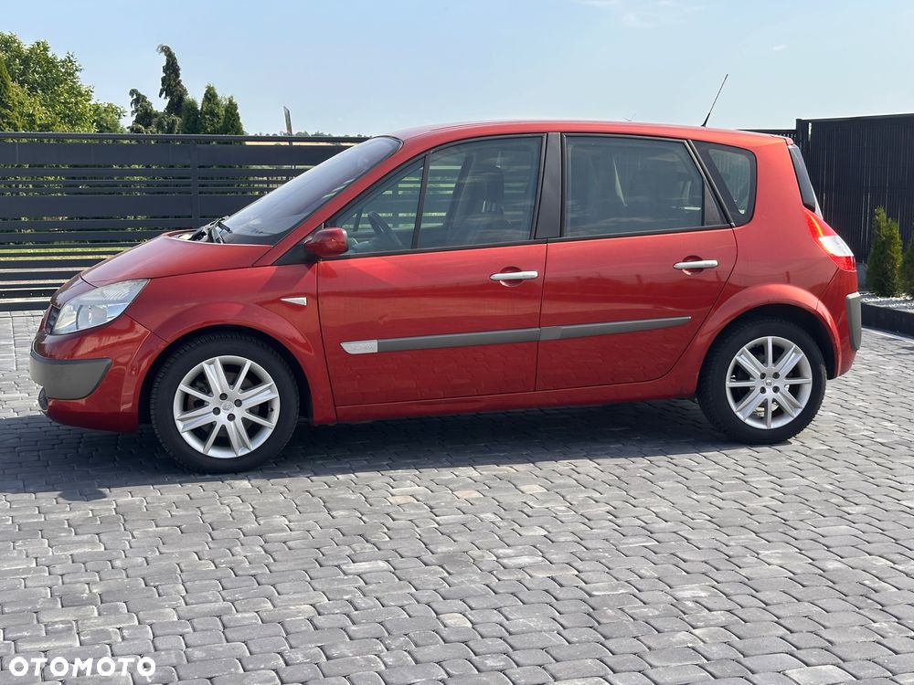 Renault Scenic 2.0 16V Avantage - 8