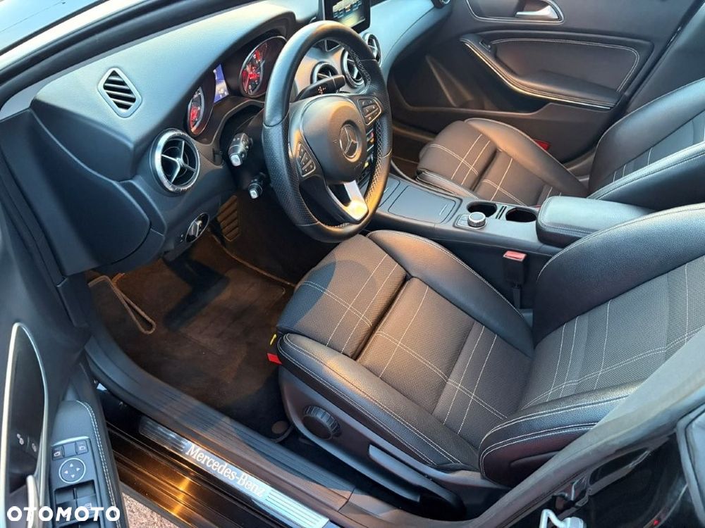 Mercedes-Benz CLA - 10