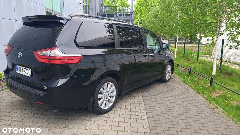 Toyota Sienna 3.5 V6 XLE AWD - 12