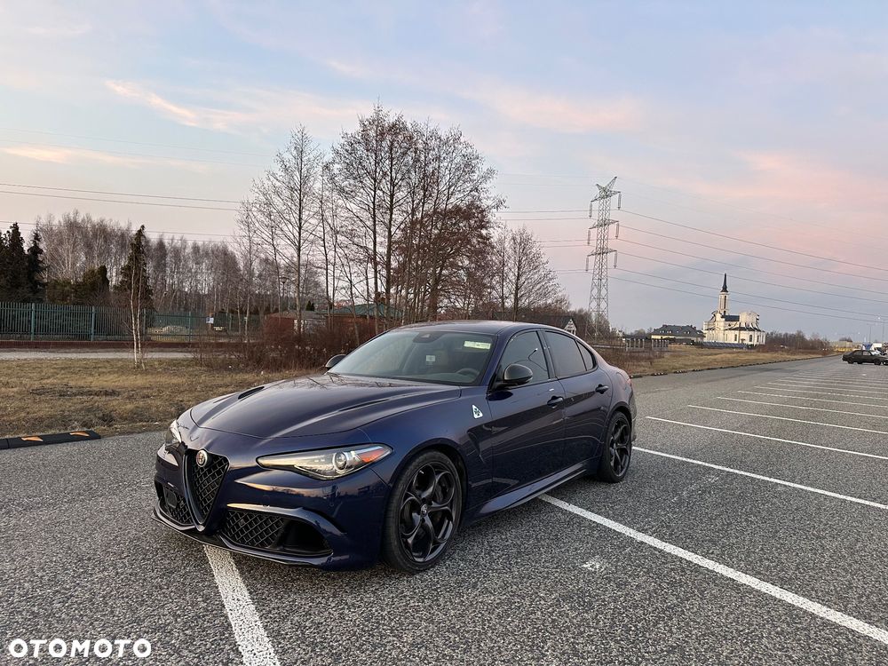 Alfa Romeo Giulia 2.9 V6 Bi-Turbo AT8 Quadrifoglio - 1