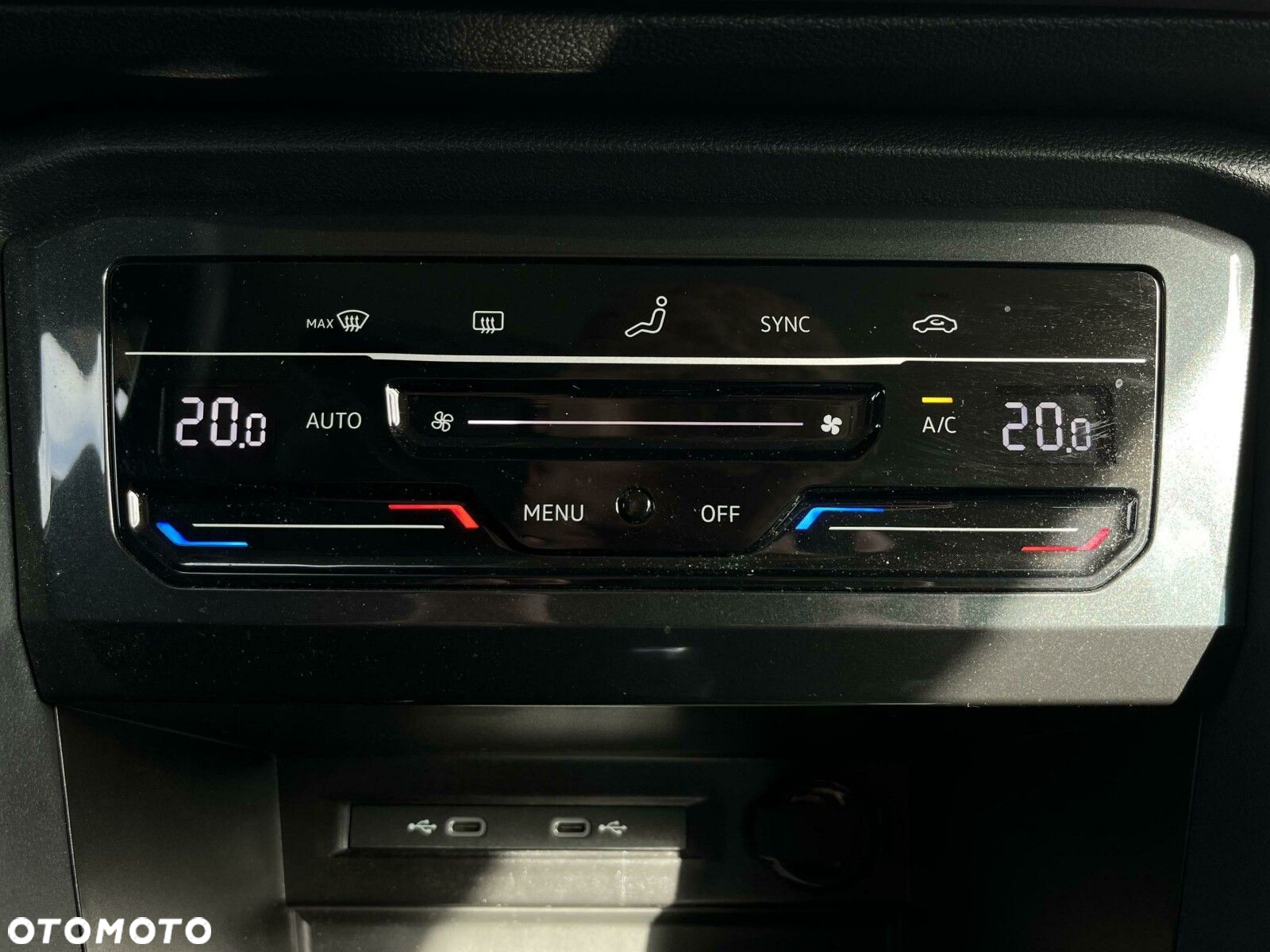 Volkswagen Tiguan - 26