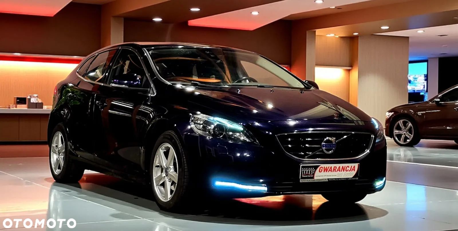Volvo V40 D2 Drive-E Momentum - 1