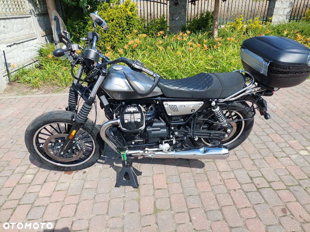 Moto Guzzi V9 - 2
