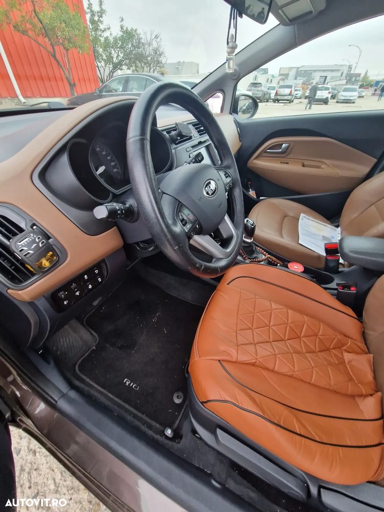 Kia Rio 1.4 Fifa World Cup Edition - 16