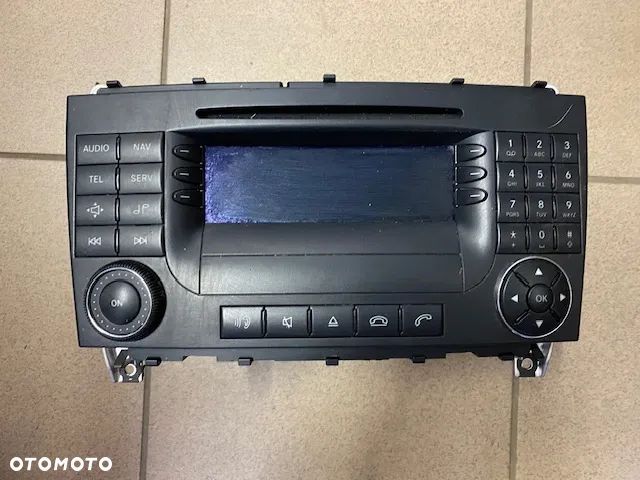RADIO MERCEDES CLK W209 W203 A2098702489 A2038270062 - 1