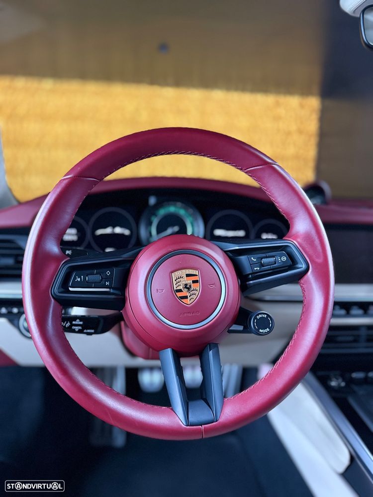 Porsche 911 (992) Targa 4S Heritage Design - 42