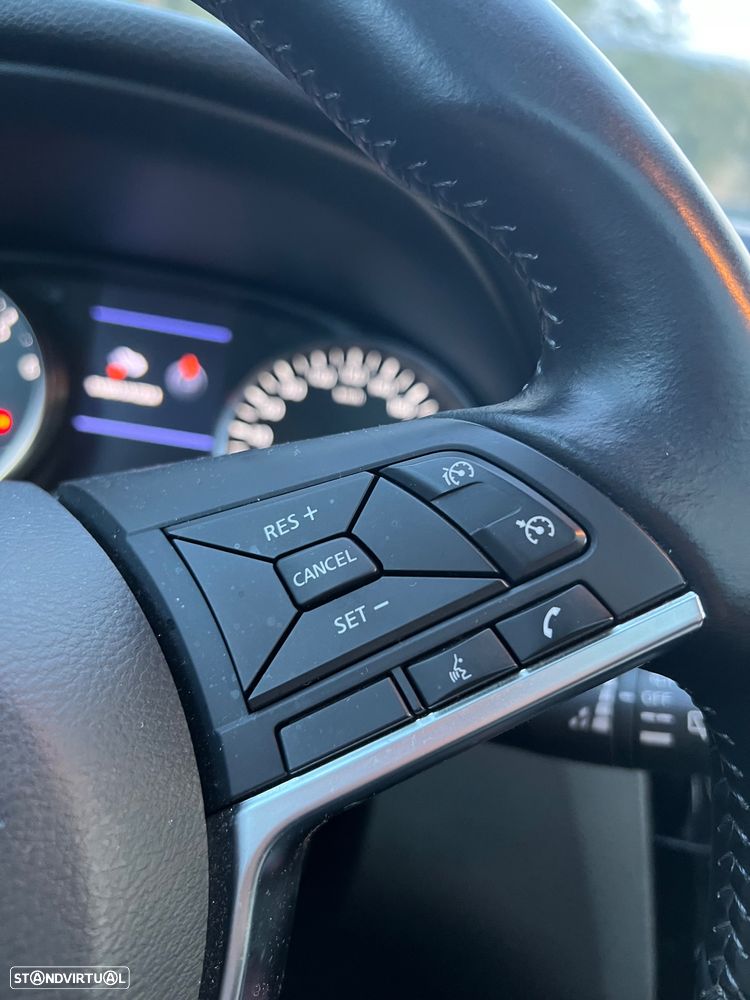 Nissan Qashqai 1.3 DIG-T N-Connecta J18 - 19