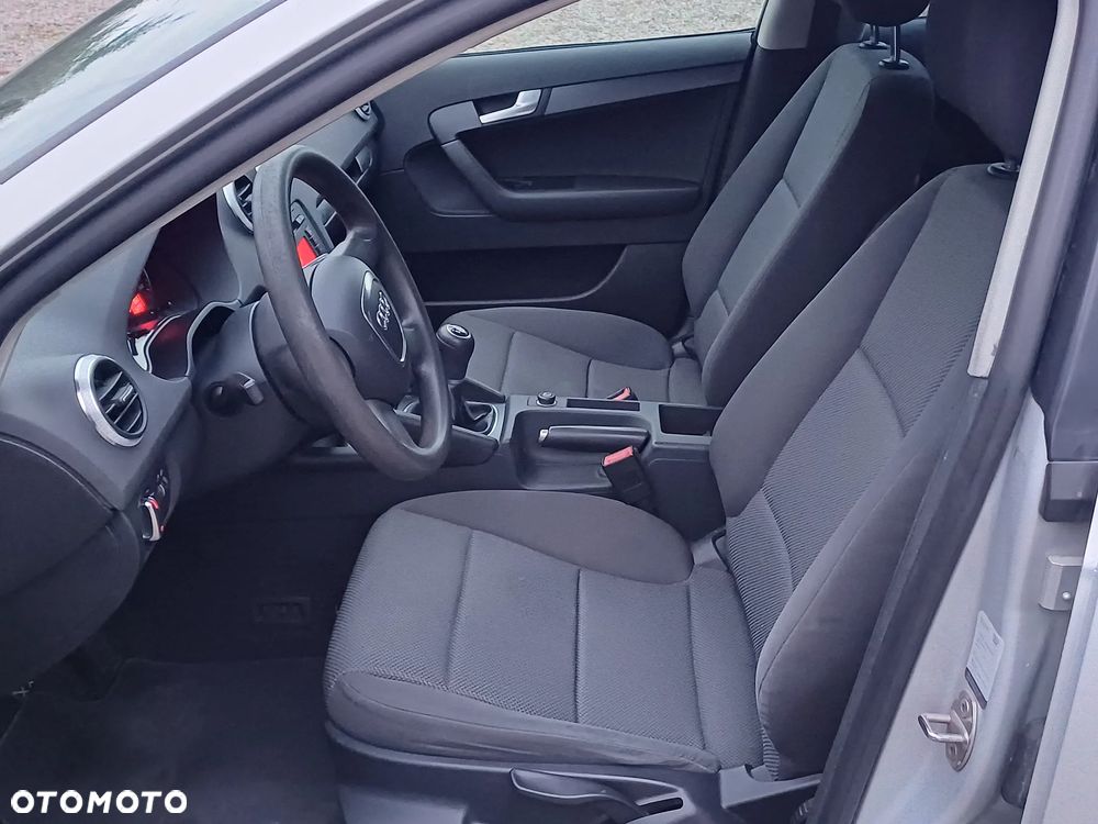 Audi A3 Sportback 1.6 Attraction - 6