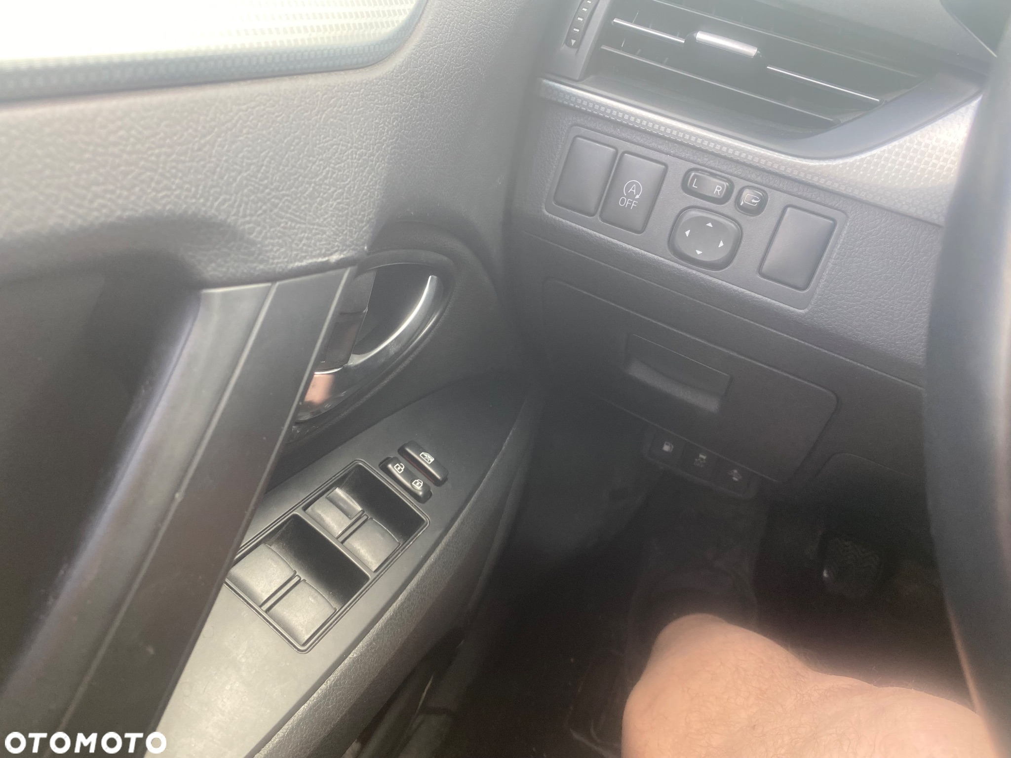 Toyota Avensis 2.0 D-4D Prestige - 5