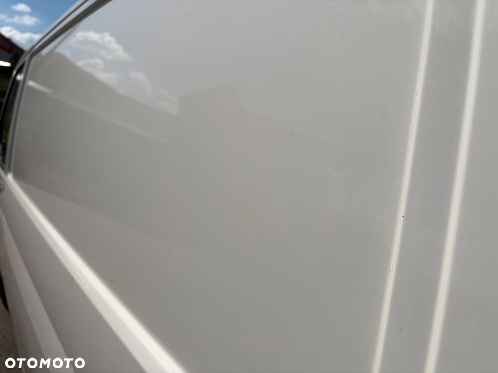 Volkswagen T5 - 16