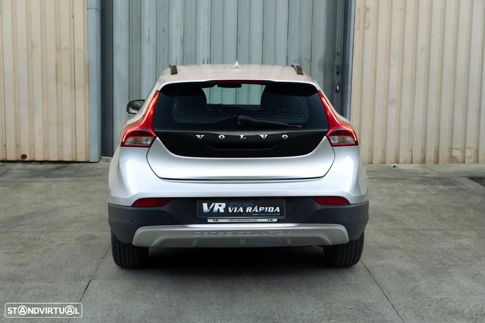 Volvo V40 Cross Country - 6