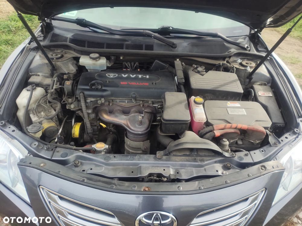 Toyota Camry 2.4 Hybrid - 9