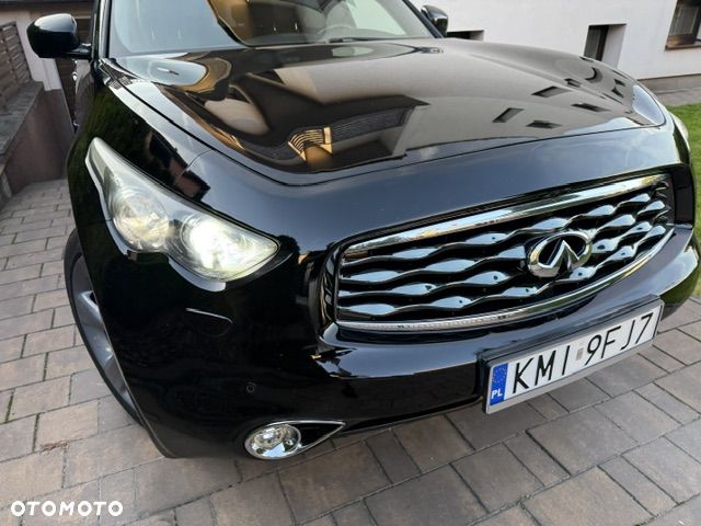 Infiniti FX - 28