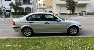 BMW 320 d Sport - 8