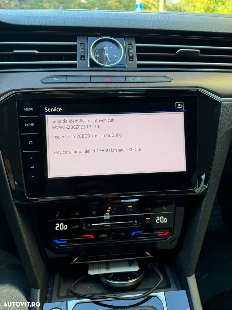 Volkswagen Passat Variant 2.0 TDI DSG 4Motion Highline - 9