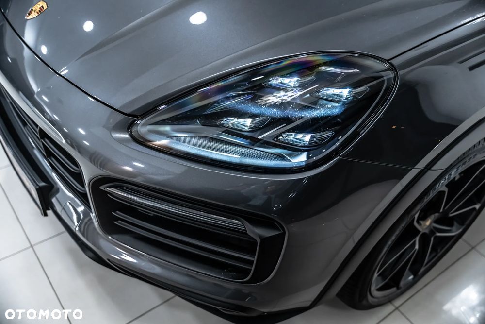 Porsche Cayenne - 4