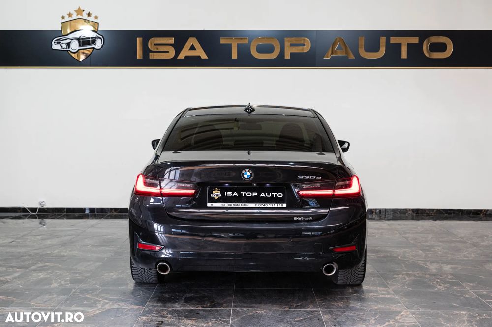 BMW Seria 3 330e AT PHEV - 33