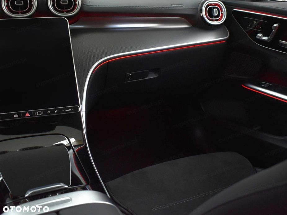 Mercedes-Benz Klasa C 200 mHEV 4-Matic AMG - 16