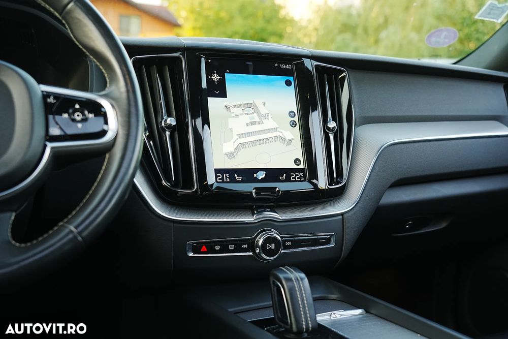 Volvo XC 60 Recharge T8 Twin Engine eAWD R-Design - 21
