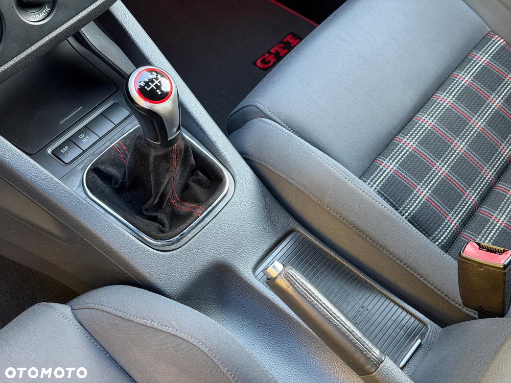 Volkswagen Golf 2.0 GTI - 23