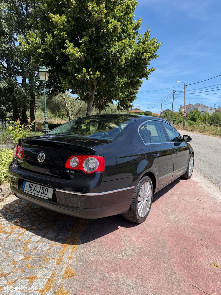 VW Passat 2.0 TDI Confortline - 4