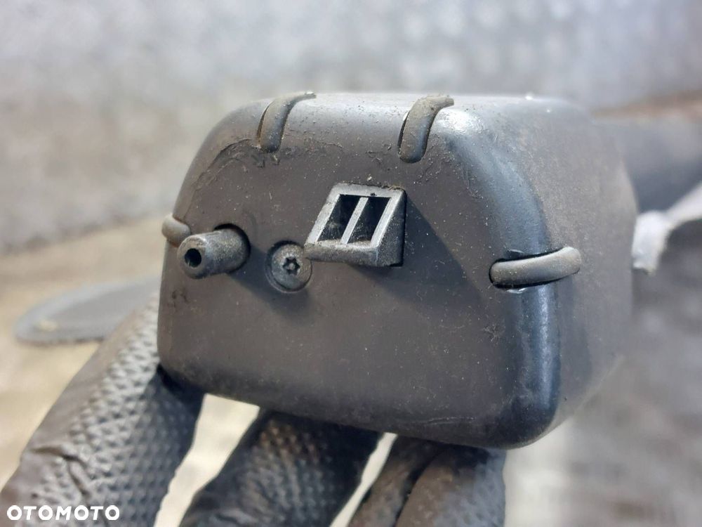 ROLETA BAGAŻNIKA VOLKSWAGEN PASSAT B5 KOMBI 3B9867871AA - 6