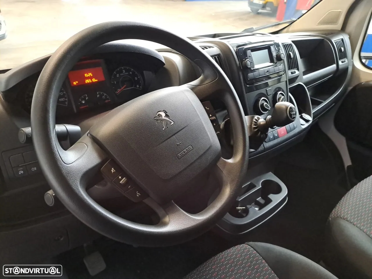 Peugeot Boxer 2.2 BlueHDi 165 S&S 335 L2H2 - 8