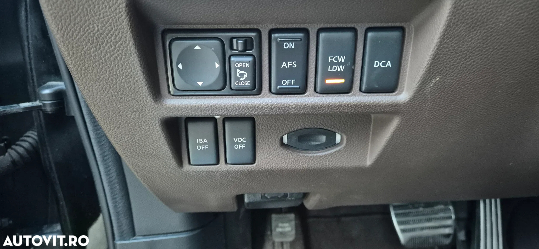 Infiniti FX 50 FX50 5.0L V8 S Premium AWD - 10