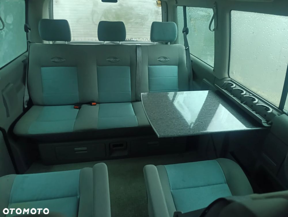 Volkswagen Multivan - 15