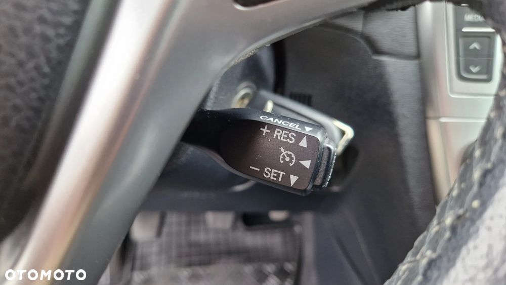 Toyota Avensis 2.0 D-4D Premium - 27