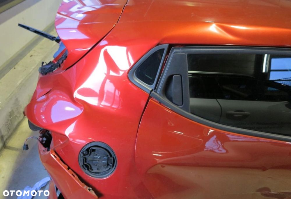 Renault Clio TCe 220 EDC R.S Trophy - 8