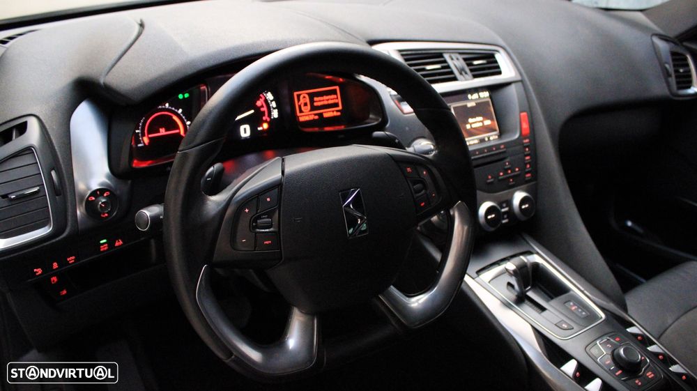 Citroën DS5 e-HDi 115 EGS6 SoChic - 28