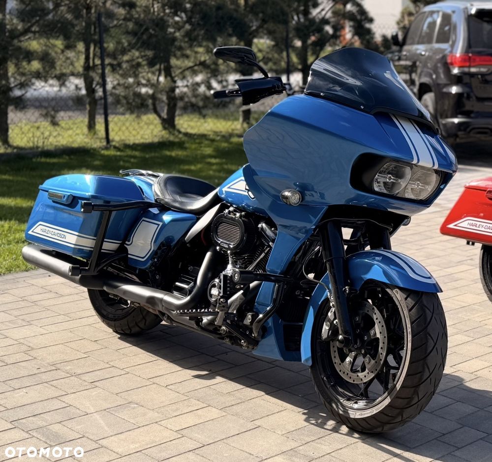 Harley-Davidson Touring Road Glide - 1