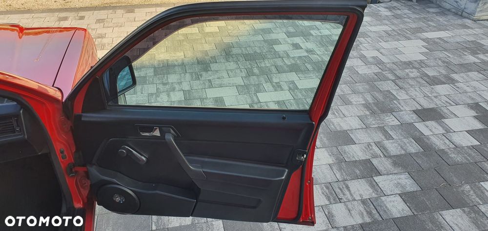 Mercedes-Benz W201 (190) - 11