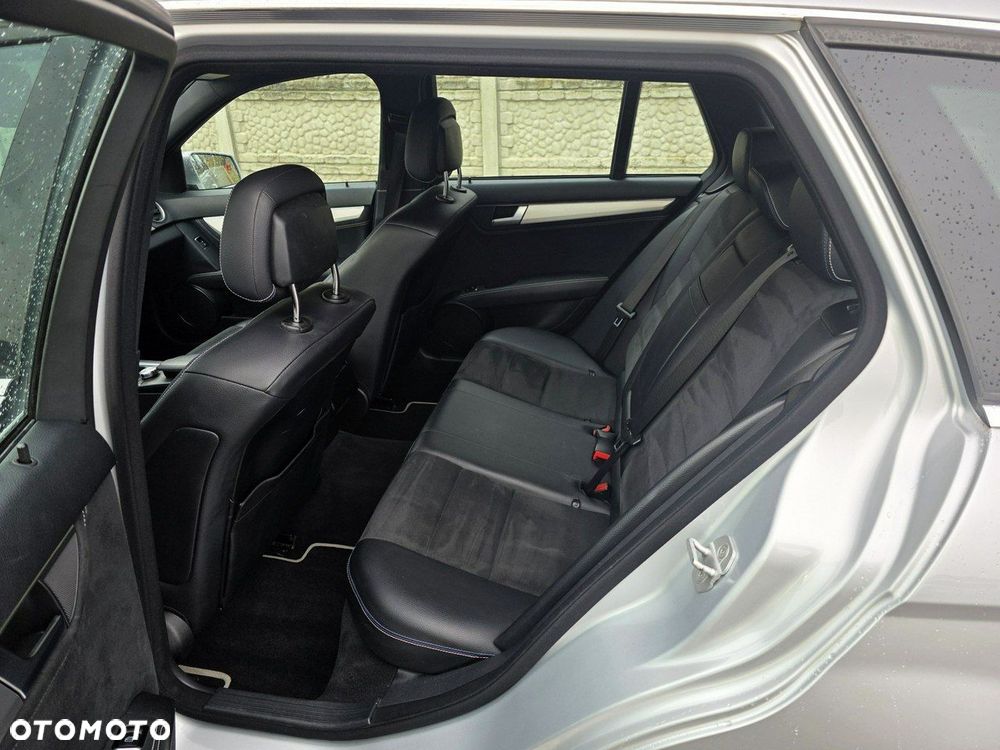 Mercedes-Benz Klasa C 180 T Edition - 27