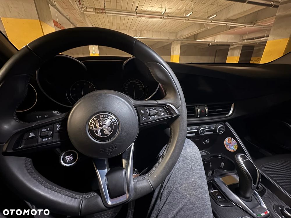 Alfa Romeo Giulia 2.0 Turbo Business - 5