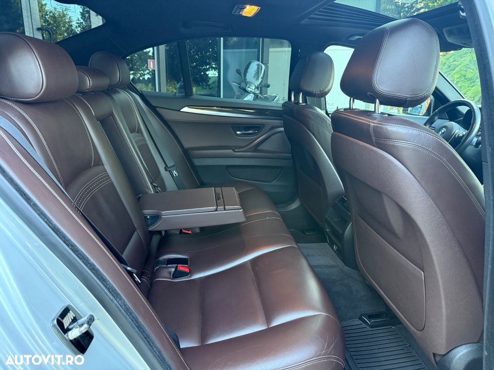 BMW Seria 5 520d AT - 13