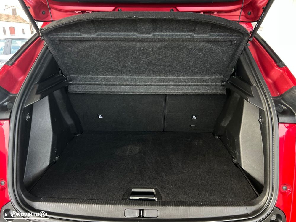 Peugeot 2008 1.5 BlueHDi Allure Pack - 25