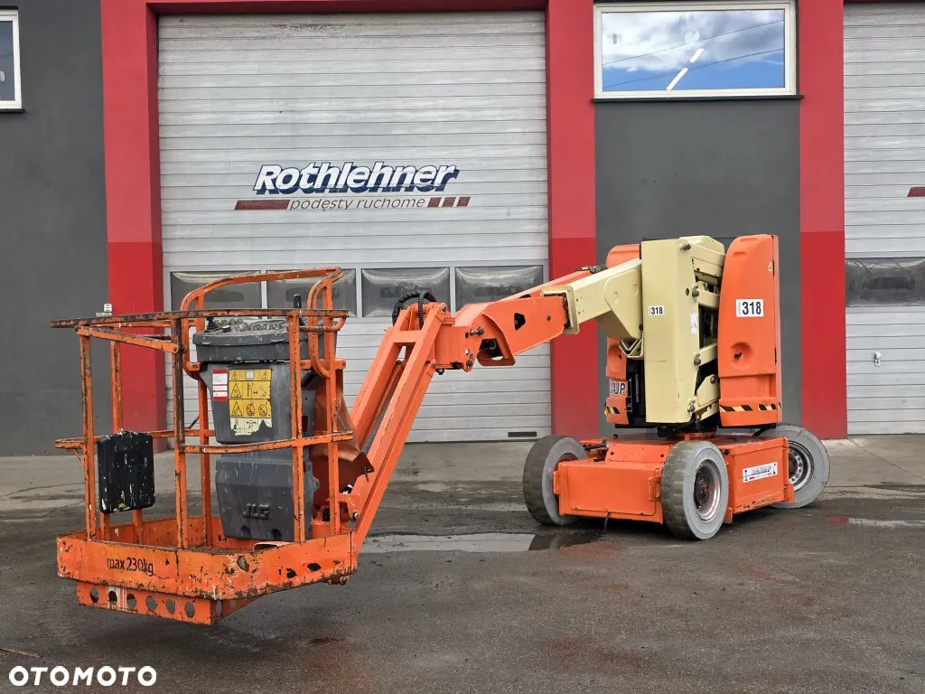 JLG 300AJP - 7