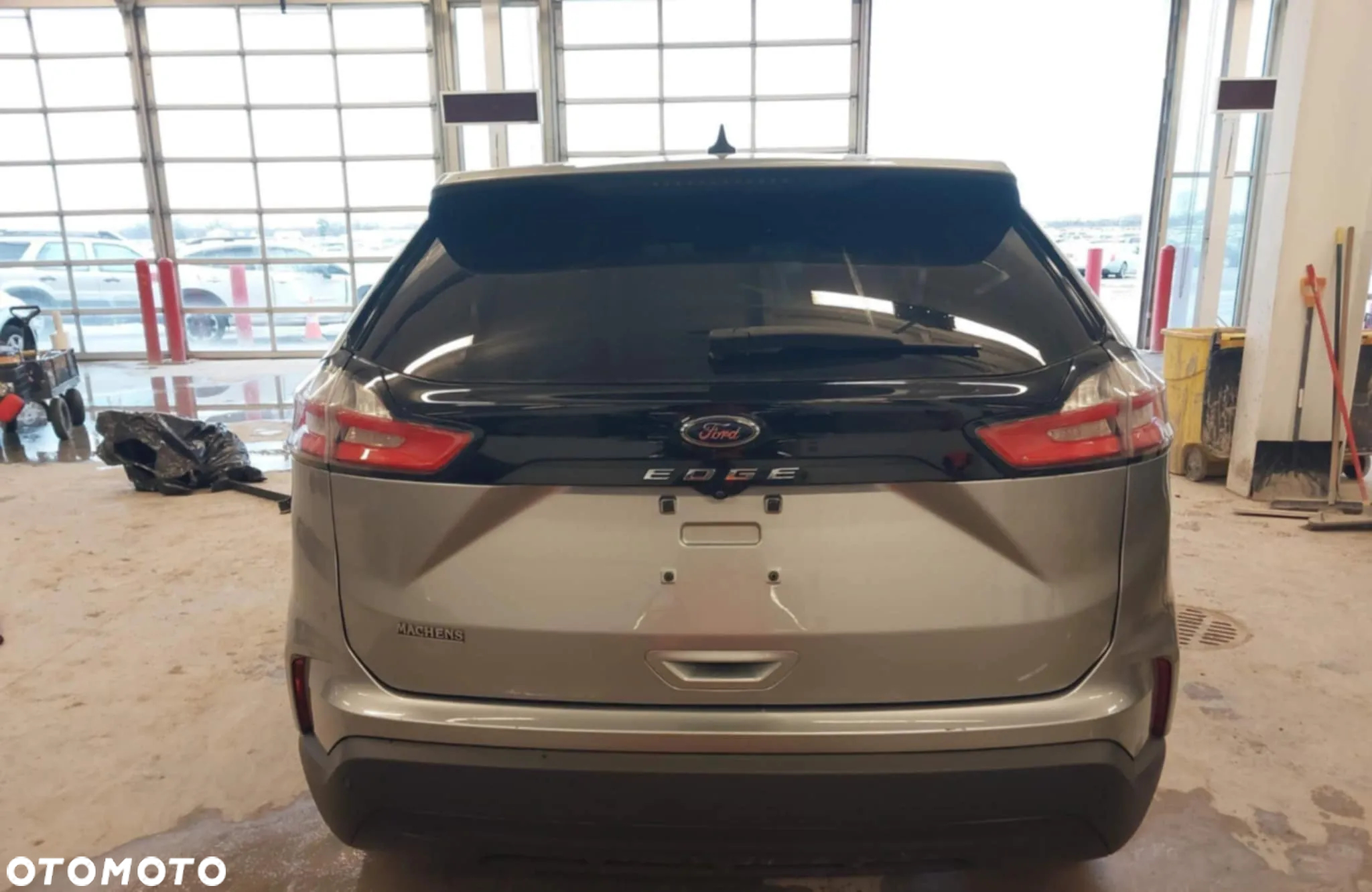 Ford Edge - 2