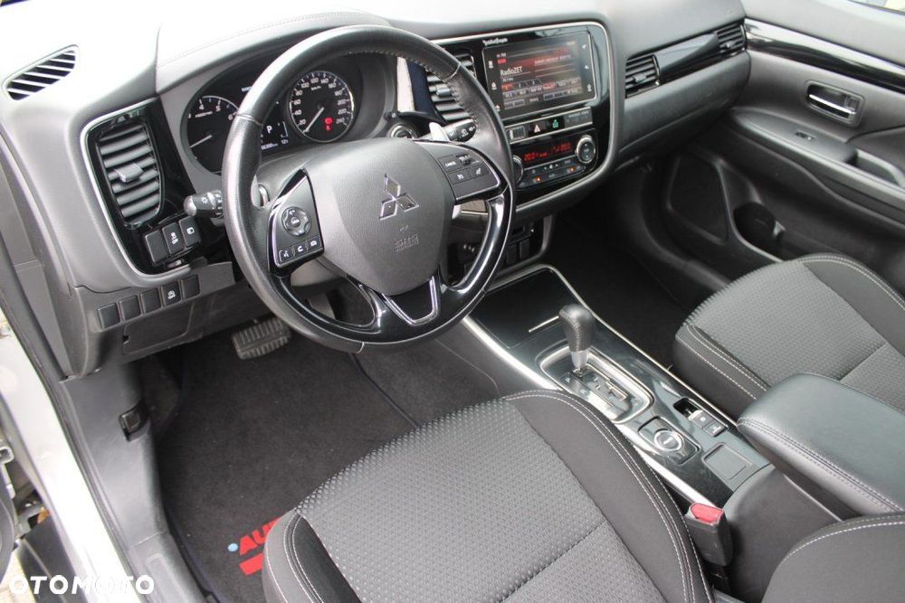 Mitsubishi Outlander - 15