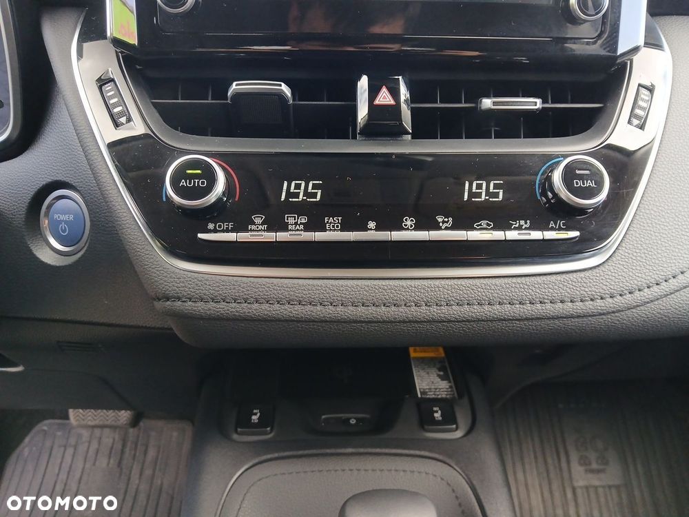 Toyota Corolla 1.8 Hybrid Executive - 34