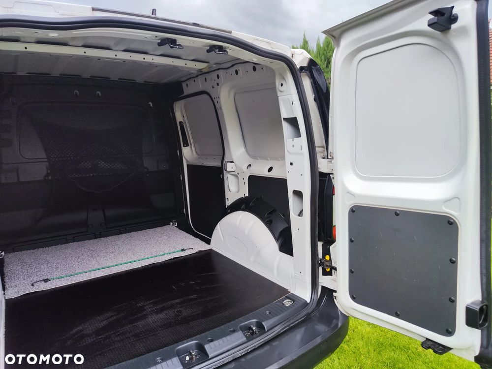 Volkswagen Caddy - 23
