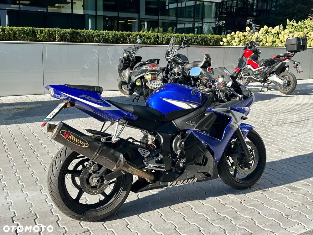 Yamaha R6 - 6