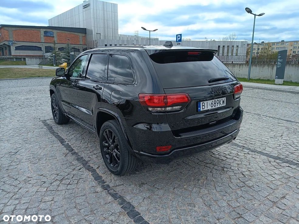 Jeep Grand Cherokee - 11