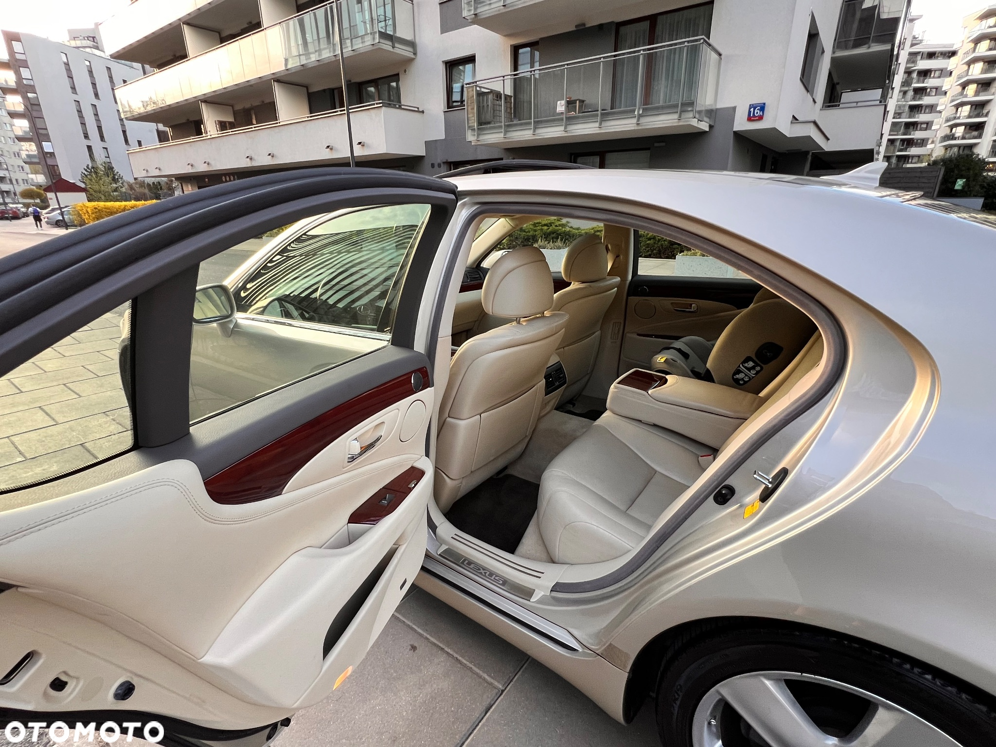 Lexus LS 460 - 4